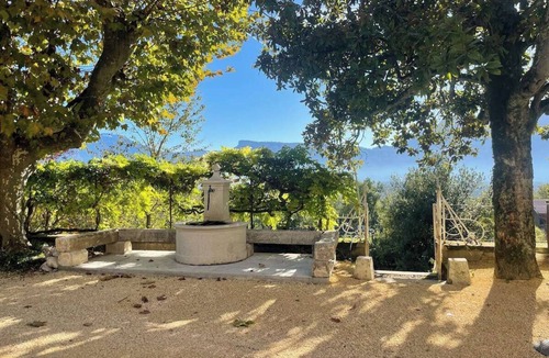 Tullins House | Large historic estate with jacuzzi - gîte 12 pers. - calm & nature