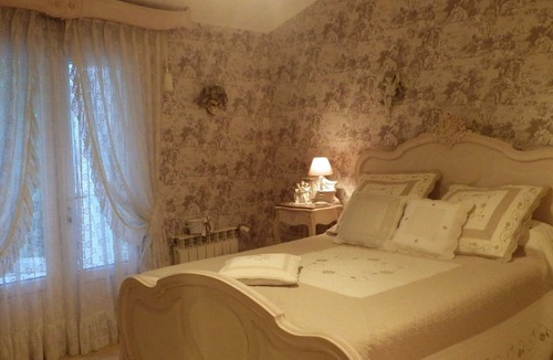 Sernhac Bed & Breakfast | Large house in Sernhac