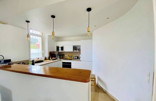 8th Arrondissement House | Large house with swimming pool, private garden and convivial area