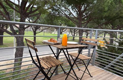 Port-Saint-Louis-du-Rhone Apartment | Le Balcon du Ponant 2 bedrooms with terrace park view