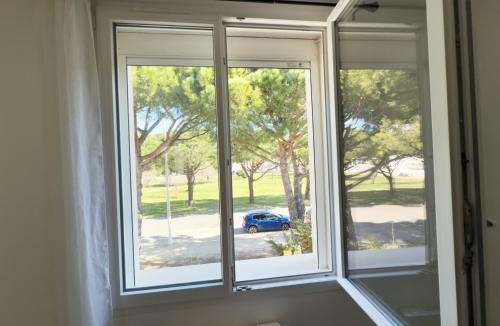 Port-Saint-Louis-du-Rhone Apartment | Le Balcon du Ponant 2 bedrooms with terrace park view