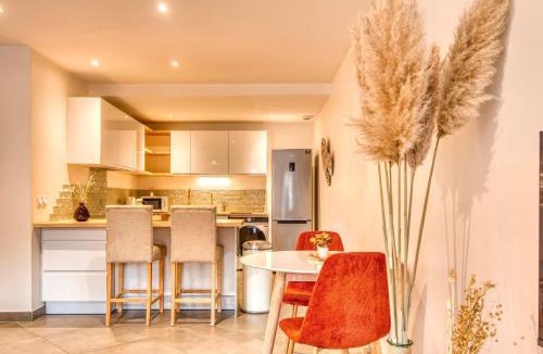 Brignais Apartment | Le Bohème - Climatisé - Superbe T2 centre village
