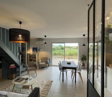 Entraigues-sur-la-Sorgue House | Le Clos Du Moulin 1 - Maison avec jardin, 3 chambres près d'Avignon en Provence