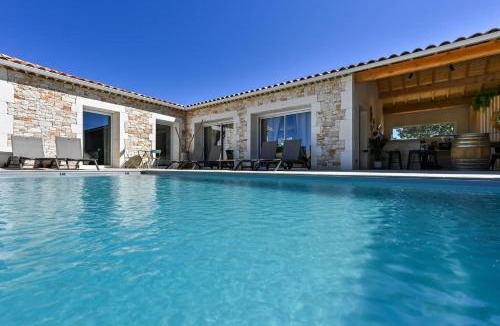 Saint-Privat-de-Champclos Villa | Le Clos Des Oliviers