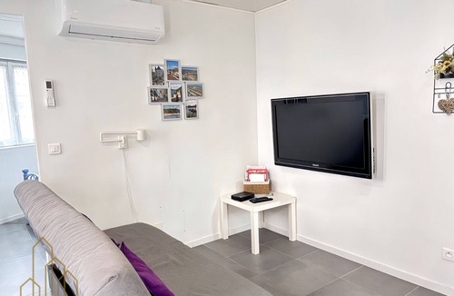 Roanne Apartment | Le Ferdinand I - Cosy and Central