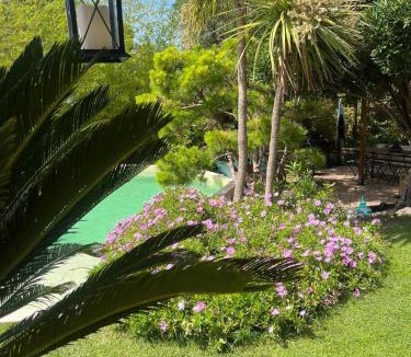 Ensues-la-Redonne House | Le Flamant Rose