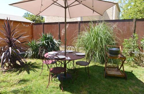 Saint-Victor-la-Coste Apartment | Le Gecko