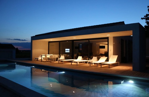 Cairanne Villa | Le mas du Sécheron Location open for 2026. For festive season min 5 d