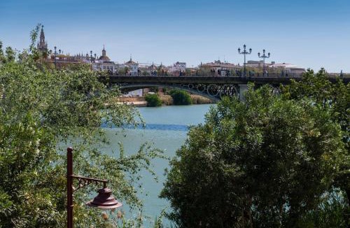 Triana Apartment | Leones Home, parking y vistas al río