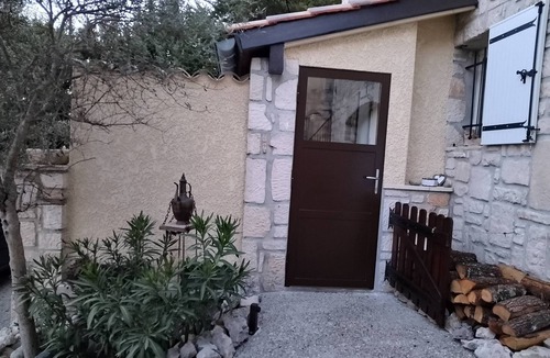 Salavas Cottage | Les Lauriers Roses 3*, cozy, greenery, jacuzzi, air conditioning, linens, near river.
