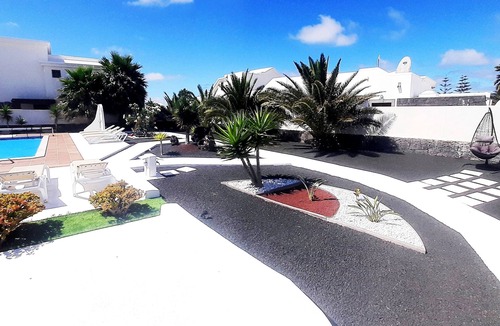 Montana Roja Villa | Ligthouse, private heated pool, Prime video, wifi, bbq, ping pong, etc.