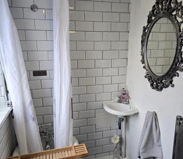 Rochester East Ward Apartment | Little Dorrit Studio flat Rochester ME1 1XZ
