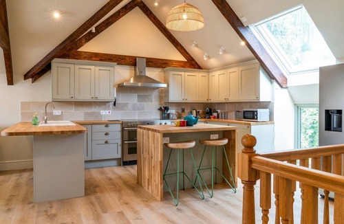 Ilminster Villa | Little Hideaway - Four Bedroom Villa, Sleeps 8