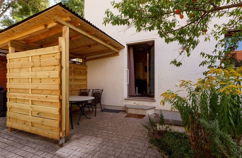 Arnstadt House | Living with friends. The way is the goal and the way leads to us.