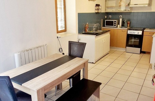 Lodeve Apartment | Lodève in the heart of downtown