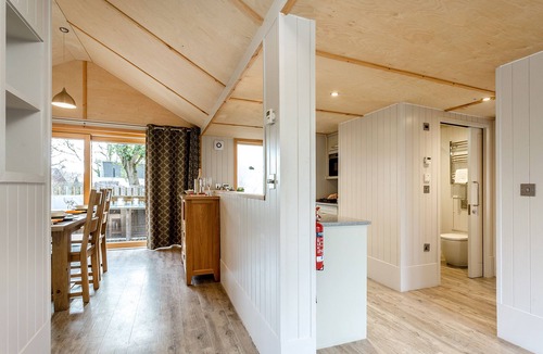 Corfe Castle Cottage | LODGE 16, pet friendly, luxury holiday cottage in Corfe Castle