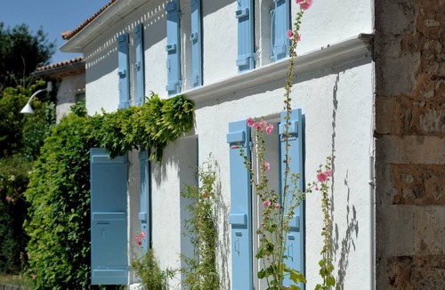 Saintes Cottage | Lodging 2 Gîte Madame CLIMATISE IN THE CALM OF THE GREAT VERSENNES