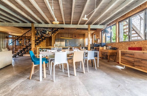 Brive-la-Gaillarde Apartment | Loft d'exception style industriel - atypique 11p.