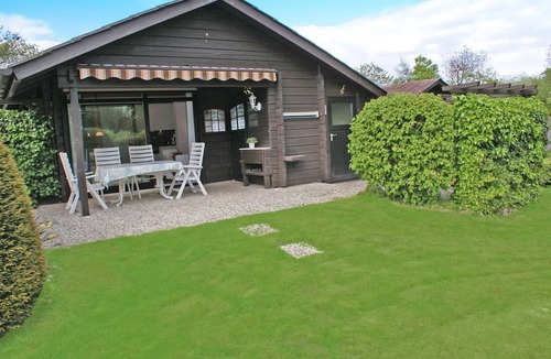 Damp House | Log cabin - with W-LAN - very close to the beach - - large terrace - 2 x TV