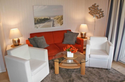 Damp House | Log cabin - with W-LAN - very close to the beach - - large terrace - 2 x TV