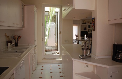 Costa Teguise Villa | Los Helechos, Charming villa, pool with hydromassage and a large covered terrace