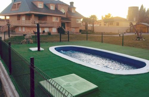 Nava de la Asuncion House | Los Olivos