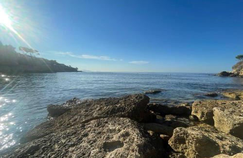 Sausset-les-Pins Apartment | Love & Sunsets Suite