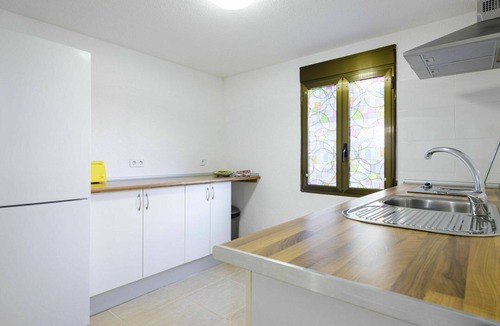 Oropesa del Mar Villa | Lovely apartment in villa for 3 people with pool, WIFI, A/C, TV and terrace