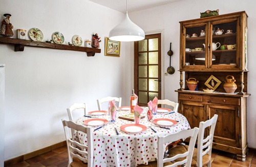 Roussillon House | Lovely home in Roussillon with kitchen