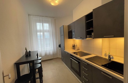Rathausviertel Apartment | Ls10 Große, Helle, Voll Ausgestattete Wohnung in der Innenstadt