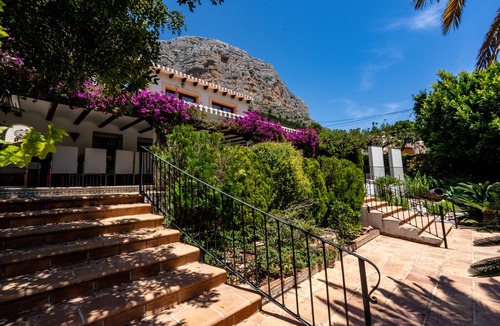 Montgo de Toscamar Villa | luxurious- 5-Bed Villa Scenic in Javea
