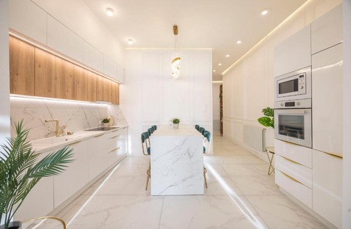 Terezvaros Apartment | Luxurious Charming E47 City Center Suite by Prestige Homes