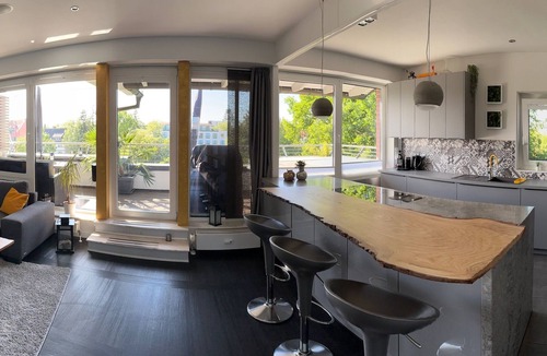 Region Hannover District Apartment | Luxurious, modern loft with jacuzzi, kitchen & air conditioning
