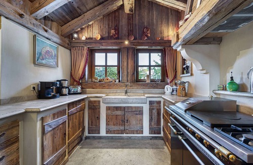 Megeve Ski Chalet | Luxurious Mountain Chalet in Rochebrune, Sleeps 12, Near Ski Slopes with Spa and Fireplace