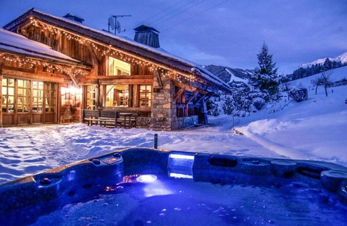 Megeve Ski Chalet | Luxurious Mountain Chalet in Rochebrune, Sleeps 12, Near Ski Slopes with Spa and Fireplace