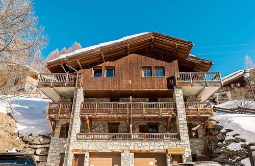 Les Brevieres Ski Chalet | Luxury 4* Chalet in Tignes - 6 bedrooms, 6 bathrooms, parking, wifi