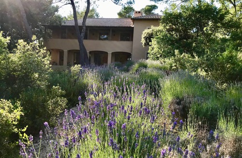 Rognes Villa | Luxury Bastide in Authentic Provence