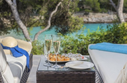 Cala d'Or House | Luxury Beachfront Villa on the beach, 40M to town. Private and peaceful. Bliss