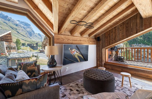 Le Fornet Ski Chalet | Luxury Chalet Near Ski Lifts with Wellness Area, Terrace, and Catering in Val-d'Isère
