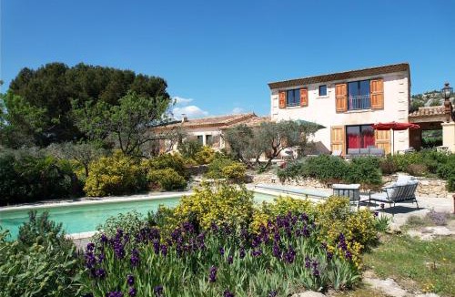 Mouries Villa | luxury mas with private infinity pool in the heart of the alpilles, 10 persons