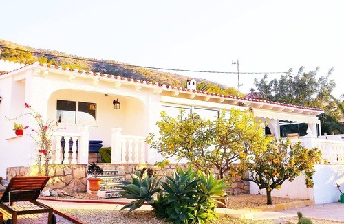 El Albir Villa | Luxury, sunny 3 Bedroom, private pool, BBQ dining area, WIFI, full AIRCO, VIEW!