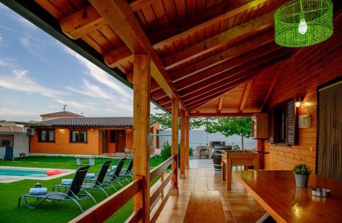 Guadamur House | Madera y Miel Casa Rural con niños en Puy du Fou