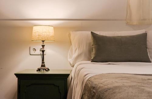 El Poble-sec Apartment | Magalhaes · Trad flat in Poble Sec, near ramblas