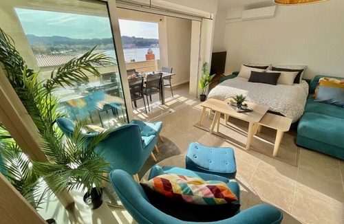 Les Sablettes Apartment | Magnificent 85m ² With Balcony/In Front Of Sea
