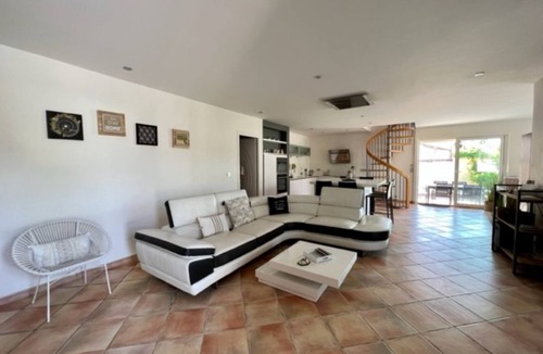 Manduel Villa | Magnificent Southern Villa