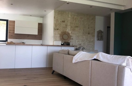Rousset Villa | MAGNIFICENT VILLA AMID VINEYARDS AND PINE TREES NEAR AIX EN PROVENCE