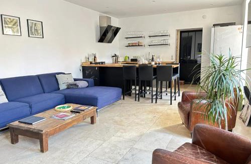 Meursault House | Maison élégante à Meursault avec jardin clos et cheminée
