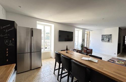 Meursault House | Maison élégante à Meursault avec jardin clos et cheminée
