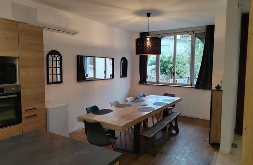 Lourdes House | Maison Atypique Montée sur un Rocher