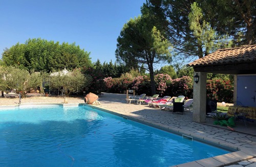 Noves House | Maison Avec Grande Piscine Individuelle